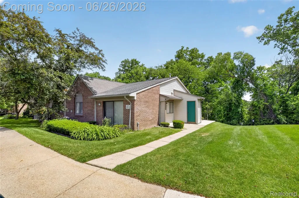 378 Spring Brooke Drive Brighton City MI 48116