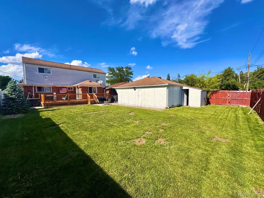 21218 Benjamin Street St. Clair Shores City MI 48081