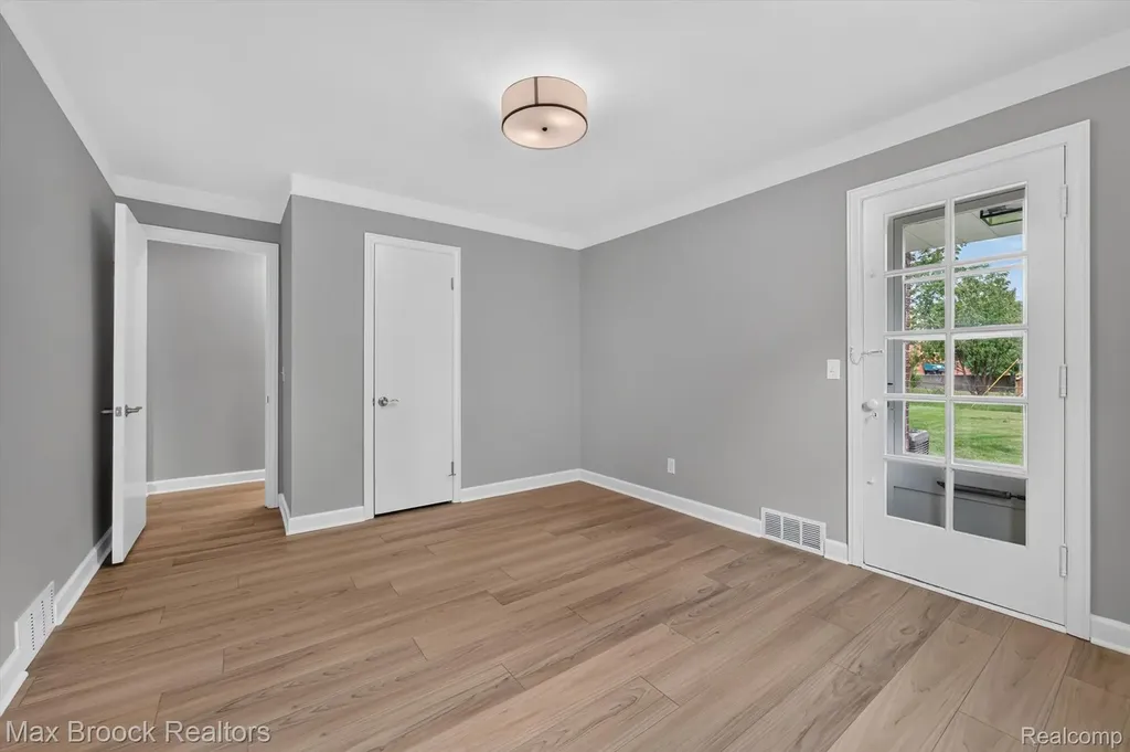 2249 Benjamin Avenue Royal Oak City MI 48073