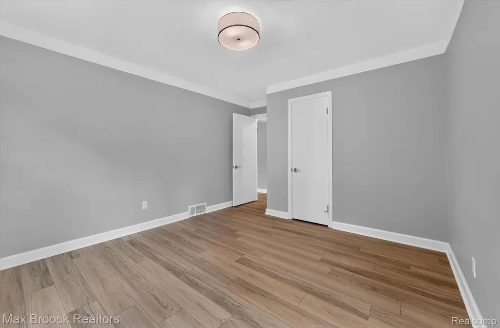 2249 Benjamin Avenue Royal Oak City MI 48073