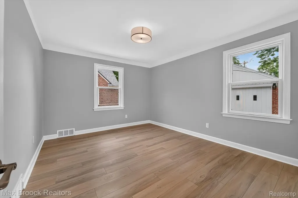2249 Benjamin Avenue Royal Oak City MI 48073