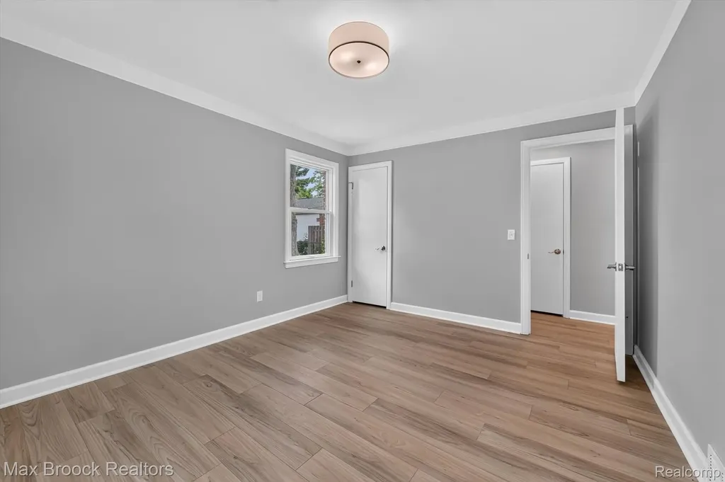 2249 Benjamin Avenue Royal Oak City MI 48073