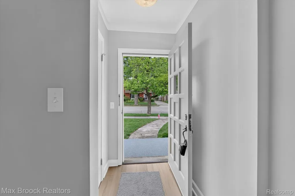 2249 Benjamin Avenue Royal Oak City MI 48073