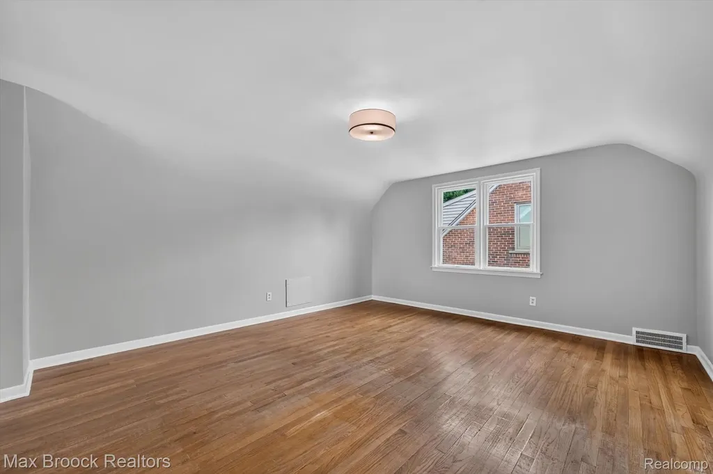 2249 Benjamin Avenue Royal Oak City MI 48073