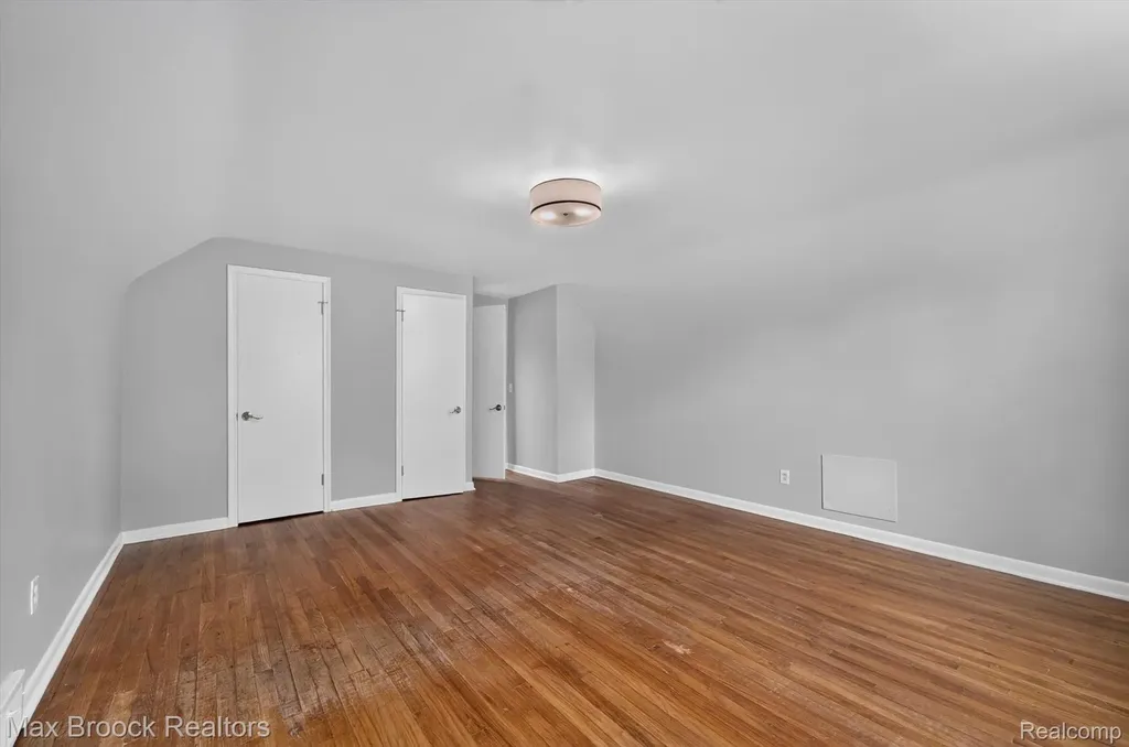 2249 Benjamin Avenue Royal Oak City MI 48073