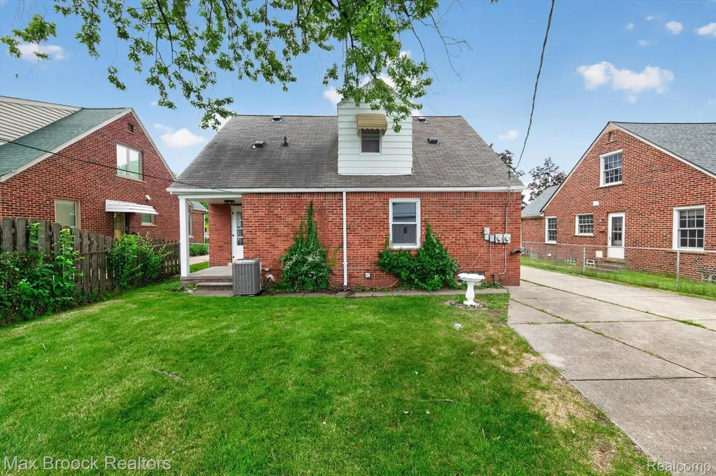 2249 Benjamin Avenue Royal Oak City MI 48073