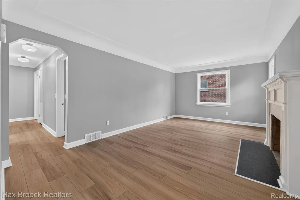 2249 Benjamin Avenue Royal Oak City MI 48073