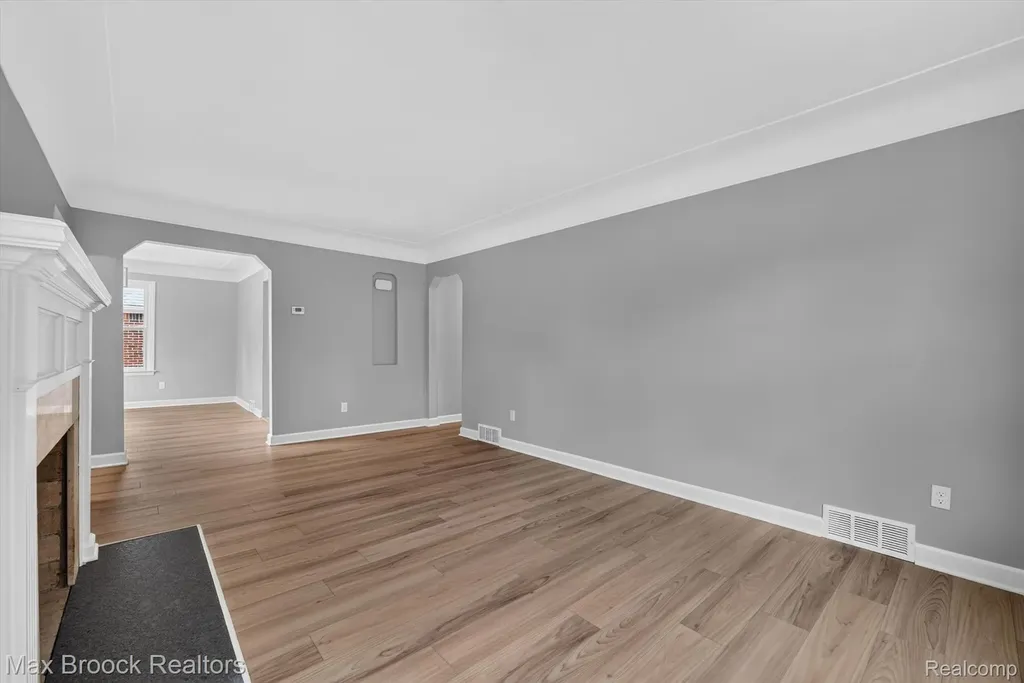 2249 Benjamin Avenue Royal Oak City MI 48073