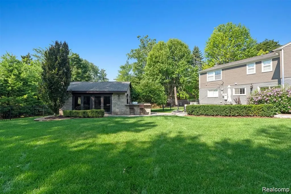 5365 Van Ness Court Bloomfield Hills City MI 48302