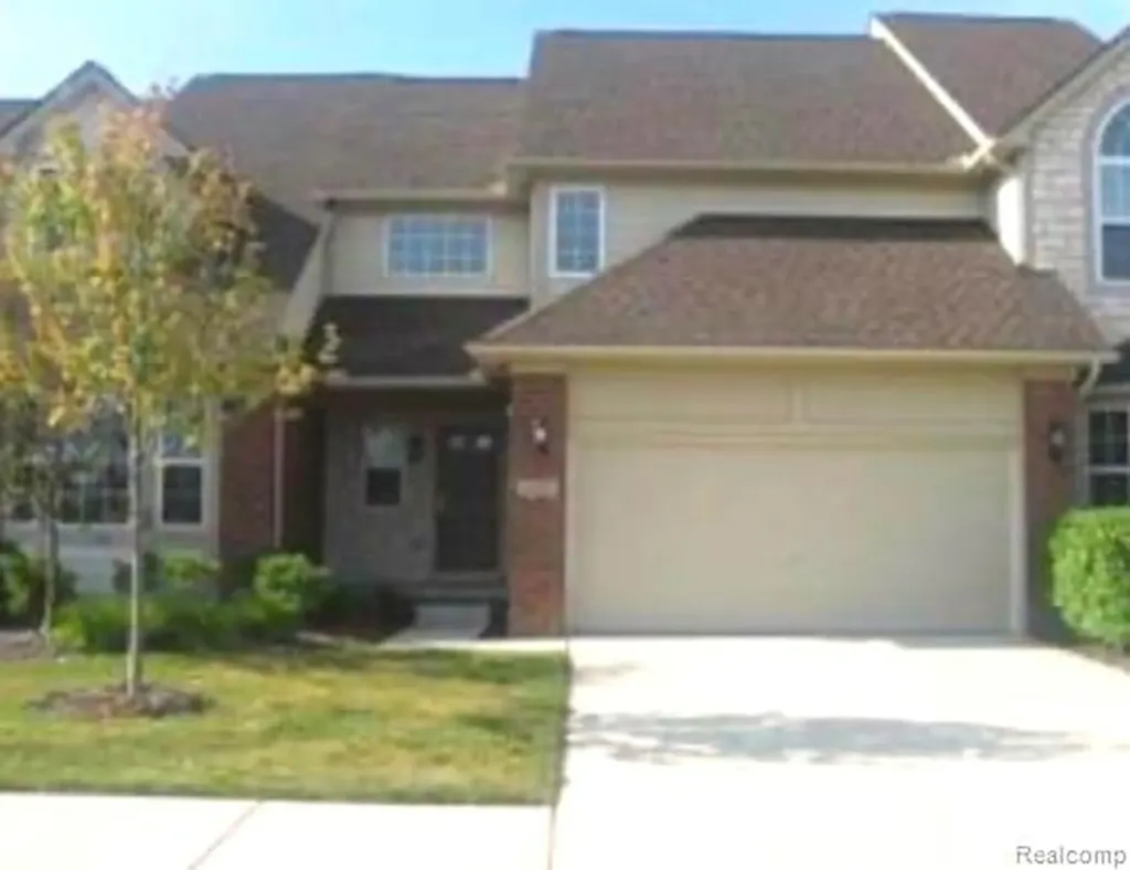1012 Paddock Lane South Lyon City MI 48178