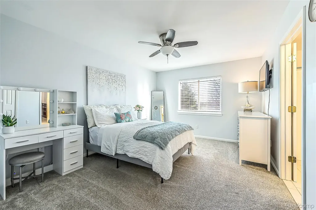 1012 Paddock Lane South Lyon City MI 48178