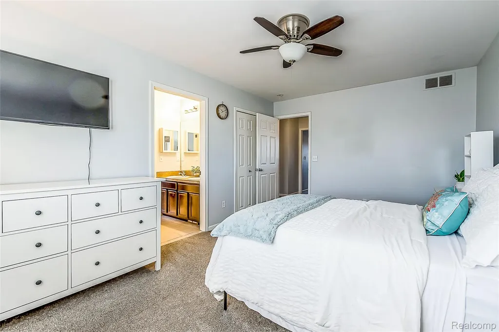 1012 Paddock Lane South Lyon City MI 48178