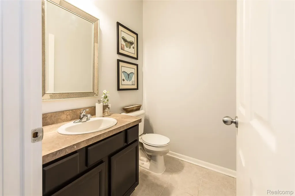 1012 Paddock Lane South Lyon City MI 48178