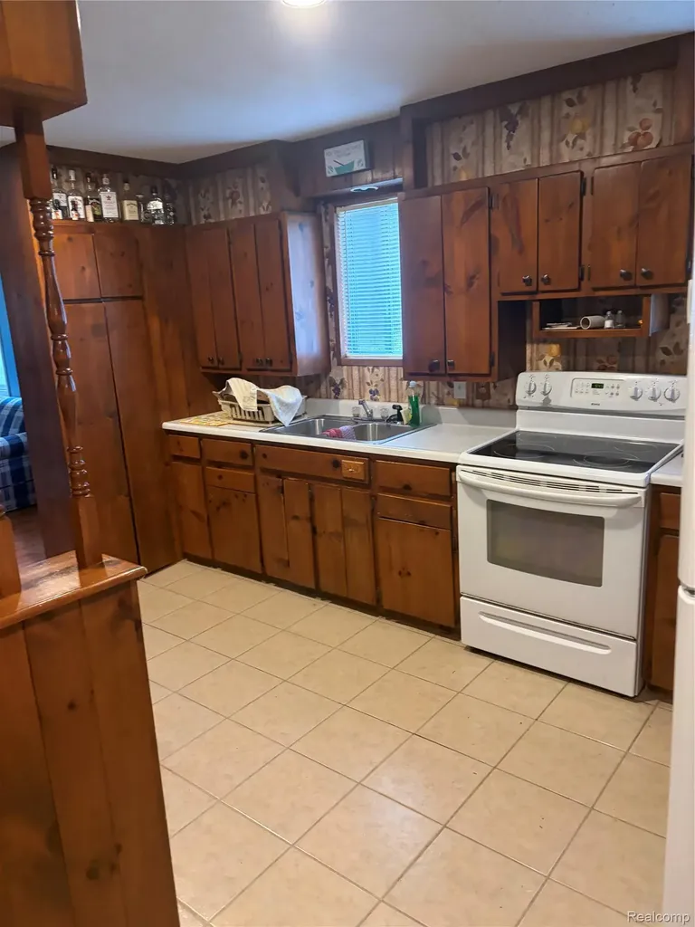 5315 E 8th Street Au Gres City MI 48703