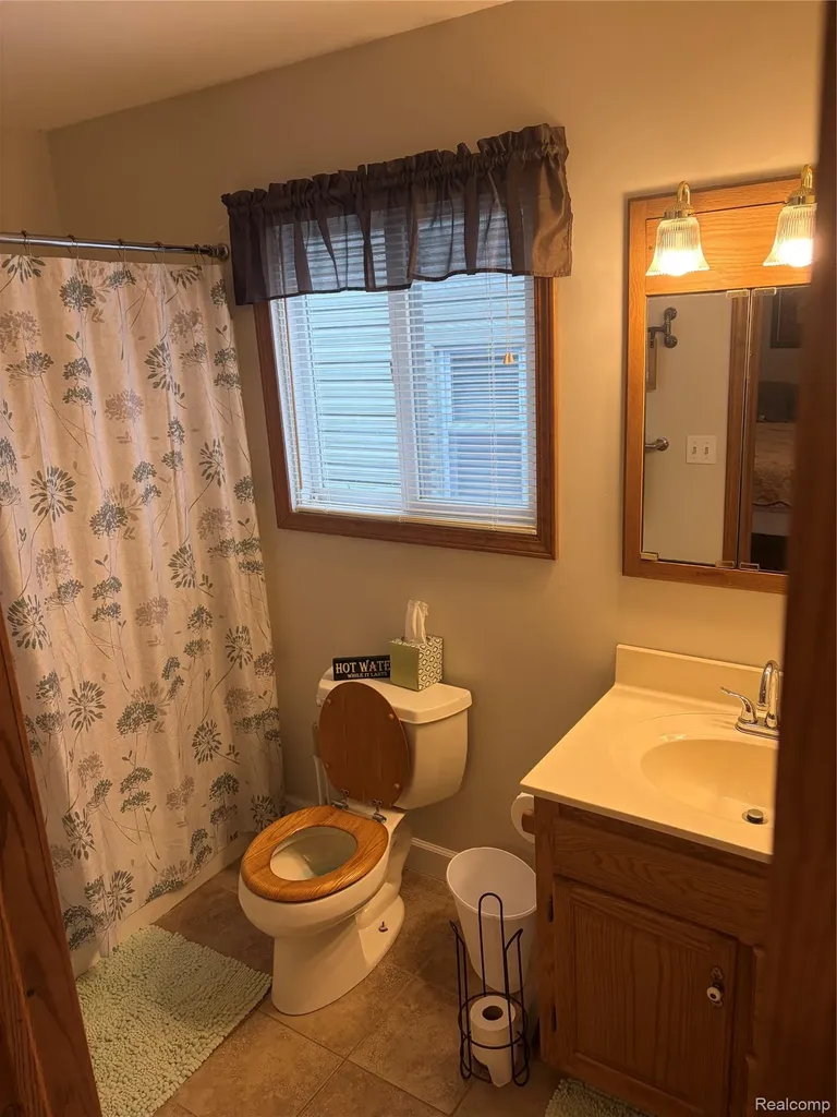 5315 E 8th Street Au Gres City MI 48703