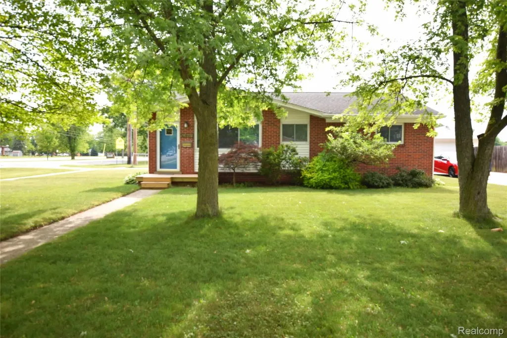 2482 Anderson Road Saginaw Charter Township MI 48603