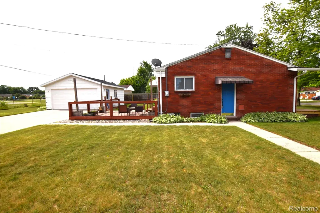 2482 Anderson Road Saginaw Charter Township MI 48603