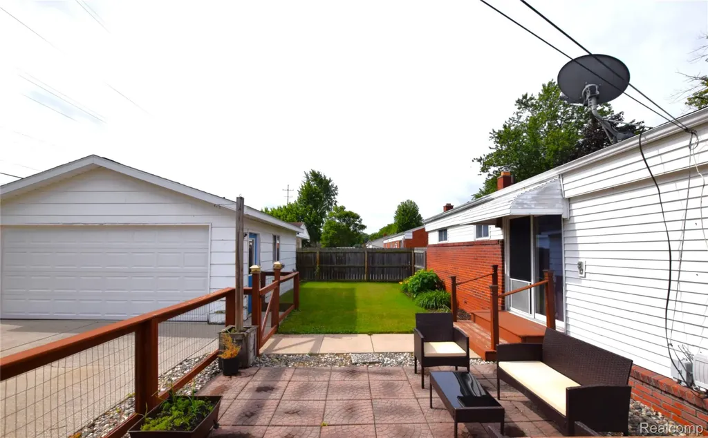 2482 Anderson Road Saginaw Charter Township MI 48603