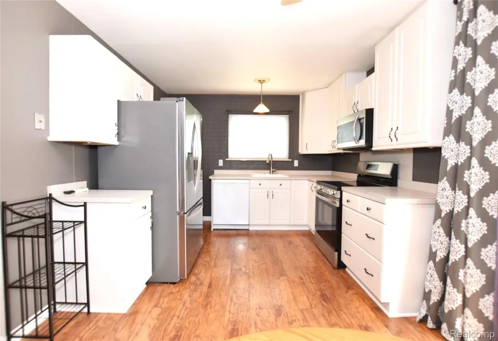 2482 Anderson Road Saginaw Charter Township MI 48603