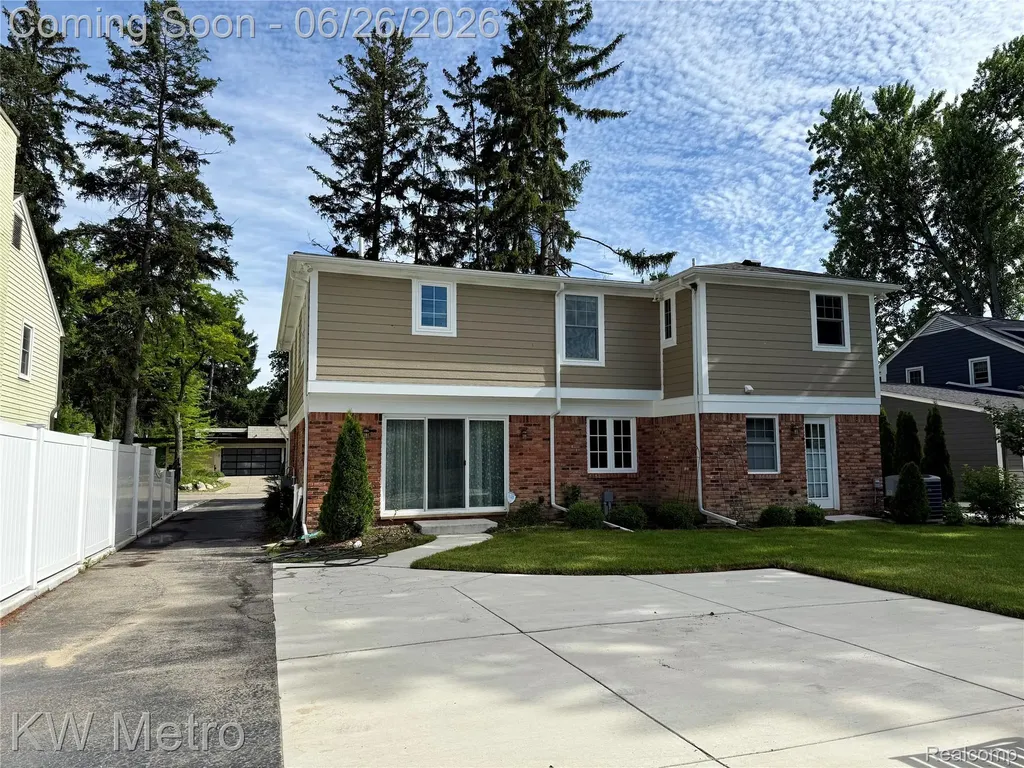 2175 Fairway Drive Birmingham City MI 48009