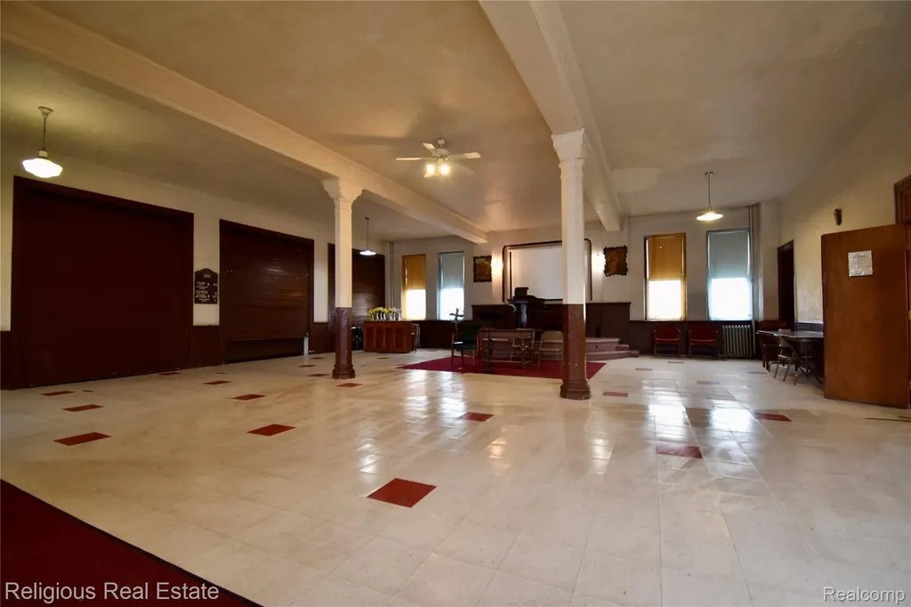 2900 Gratiot Avenue Detroit City MI 48207