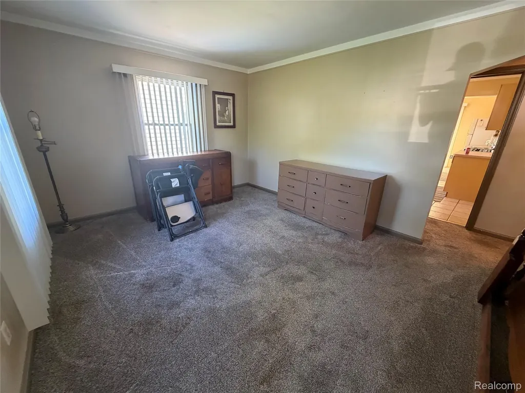 22058 Tuscany Avenue Eastpointe City MI 48021