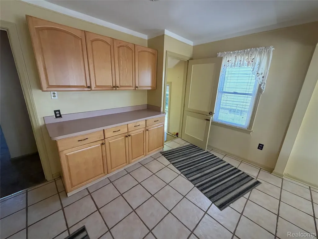 22058 Tuscany Avenue Eastpointe City MI 48021