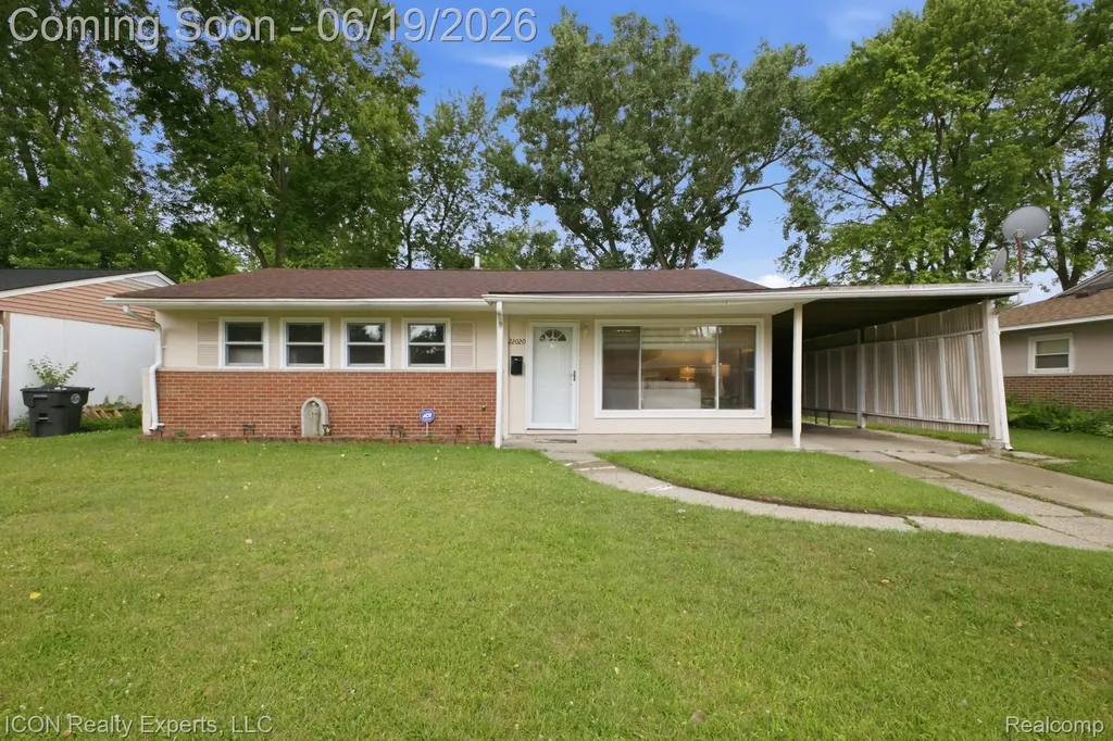 22020 Jerome Street Oak Park City MI 48237