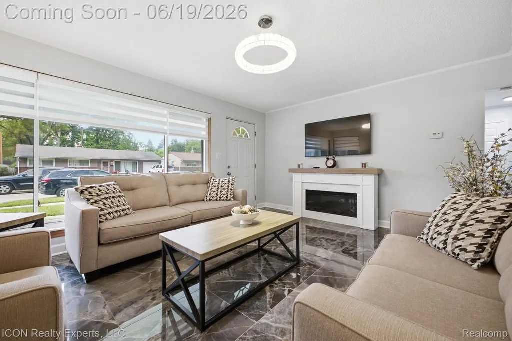 22020 Jerome Street Oak Park City MI 48237
