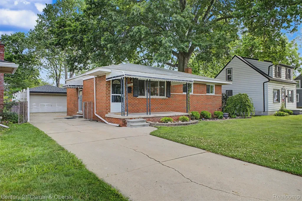 29192 James Street Garden City City MI 48135