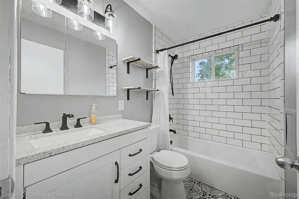 29192 James Street Garden City City MI 48135