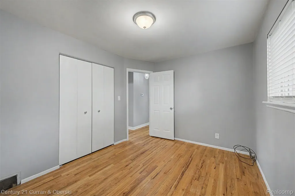 29192 James Street Garden City City MI 48135