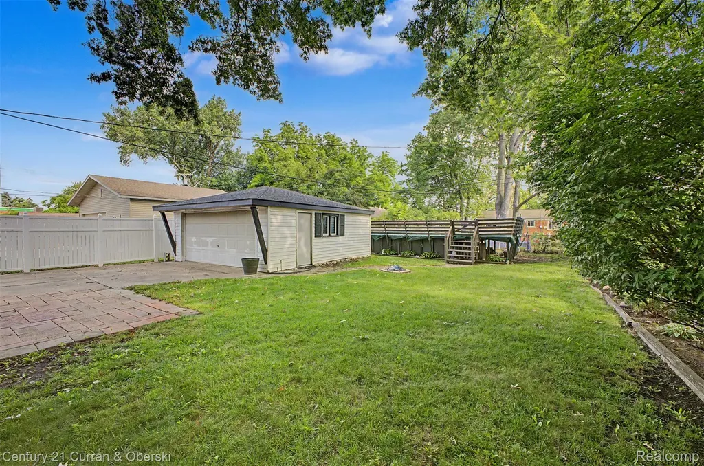 29192 James Street Garden City City MI 48135