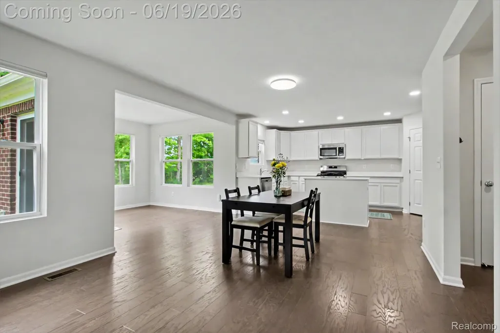 14502 Laurelwood Drive Van Buren Charter Township MI 48111
