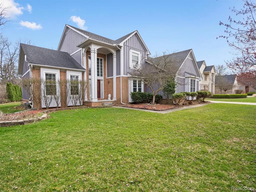 7359 Water Oaks West Bloomfield Charter Township MI 48324
