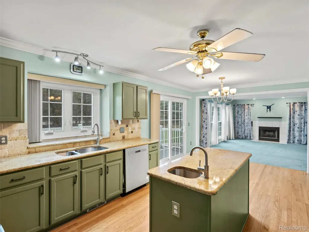 7359 Water Oaks West Bloomfield Charter Township MI 48324