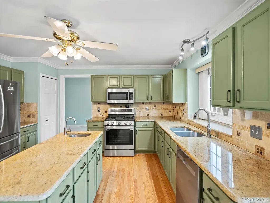 7359 Water Oaks West Bloomfield Charter Township MI 48324