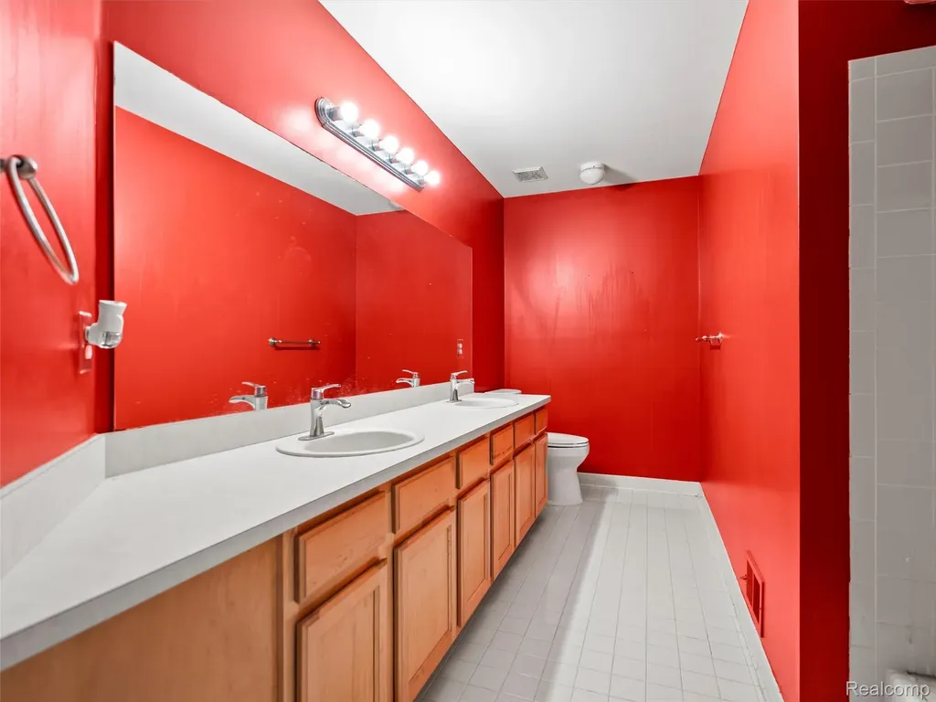 7359 Water Oaks West Bloomfield Charter Township MI 48324