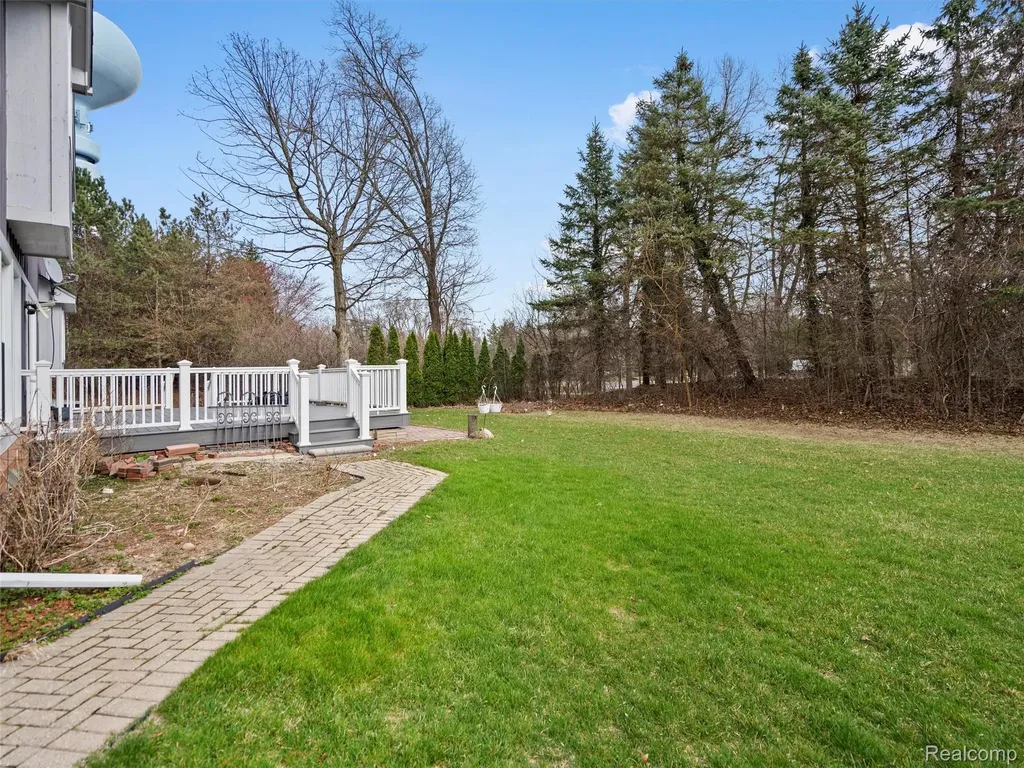 7359 Water Oaks West Bloomfield Charter Township MI 48324