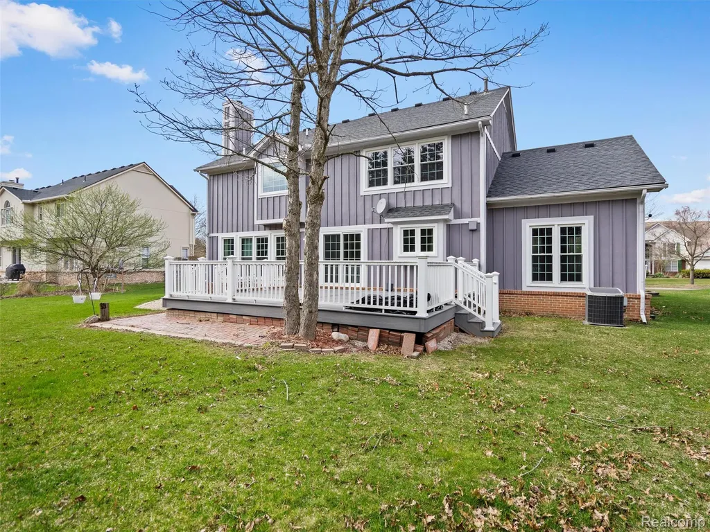 7359 Water Oaks West Bloomfield Charter Township MI 48324