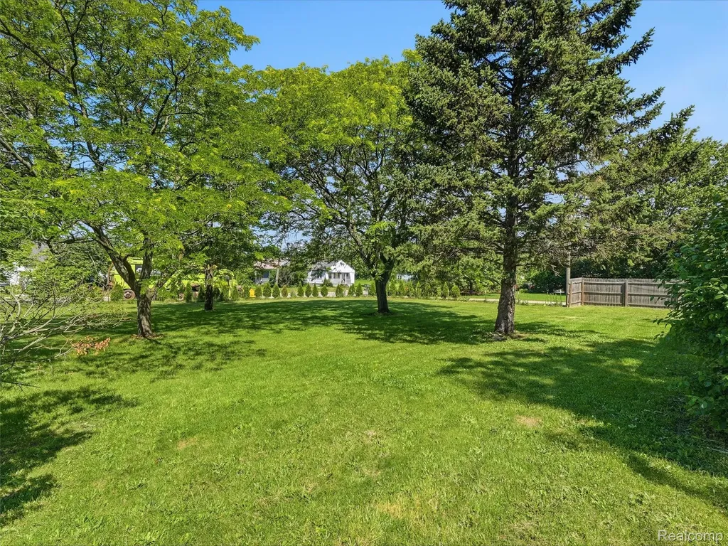 16853 Helen Street Southgate City MI 48195