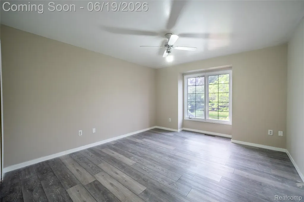 7386 Woodlore Drive West Bloomfield Charter Township MI 48323