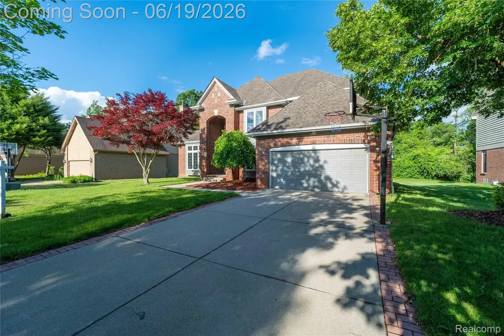7386 Woodlore Drive West Bloomfield Charter Township MI 48323