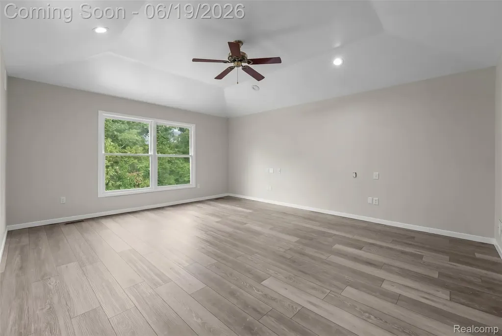 7386 Woodlore Drive West Bloomfield Charter Township MI 48323