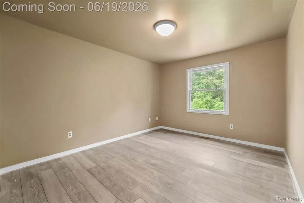 7386 Woodlore Drive West Bloomfield Charter Township MI 48323
