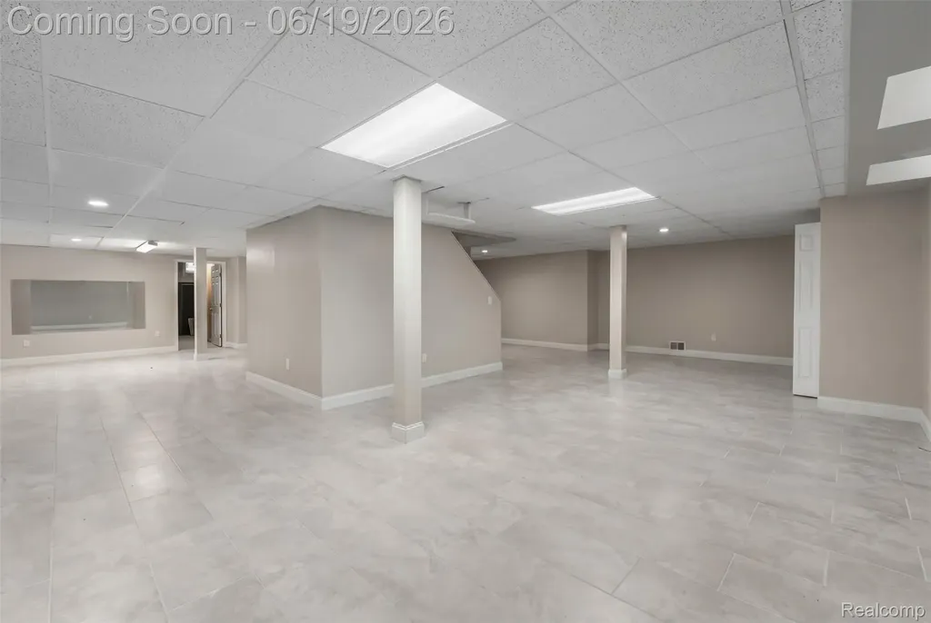 7386 Woodlore Drive West Bloomfield Charter Township MI 48323