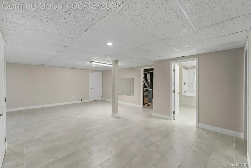 7386 Woodlore Drive West Bloomfield Charter Township MI 48323