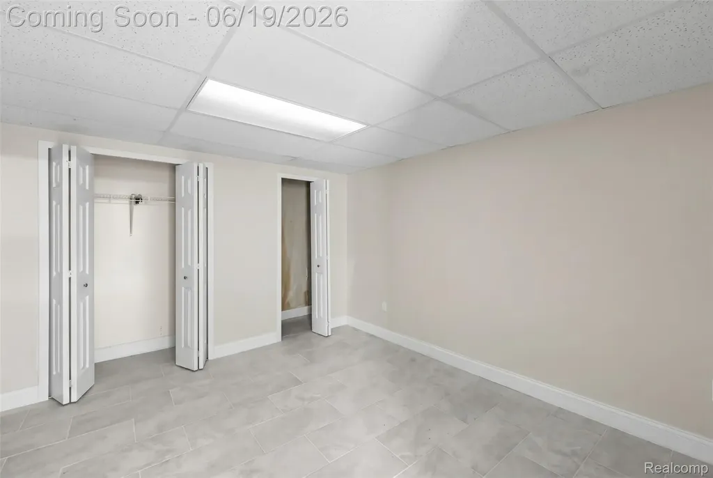 7386 Woodlore Drive West Bloomfield Charter Township MI 48323