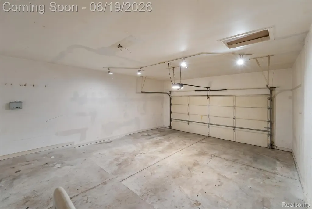 7386 Woodlore Drive West Bloomfield Charter Township MI 48323