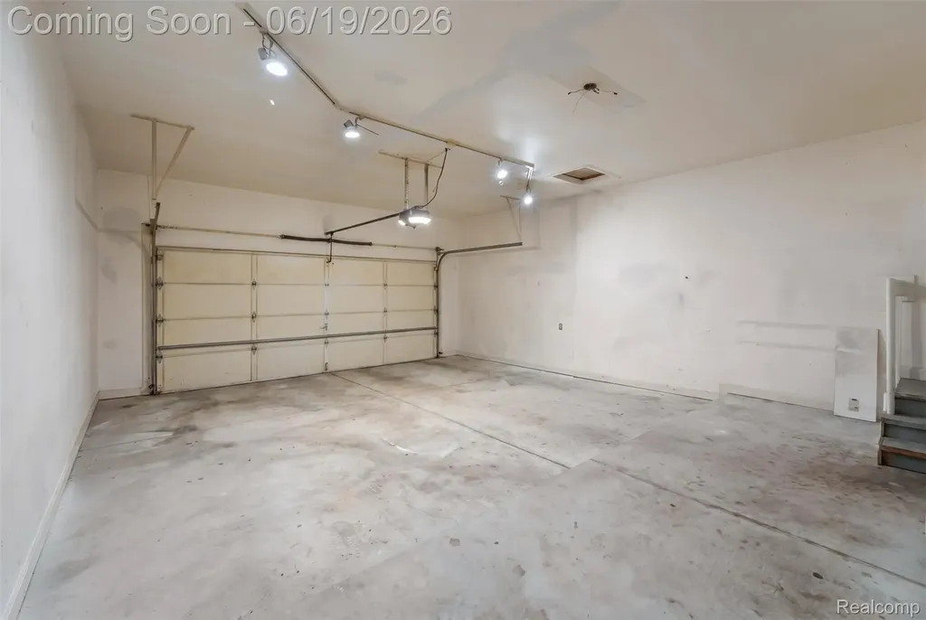 7386 Woodlore Drive West Bloomfield Charter Township MI 48323